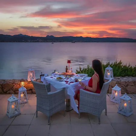 Hotell La Rocca & Baja Sardinia