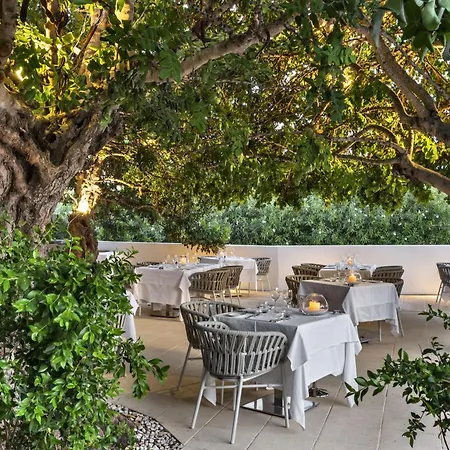 Hotell La Rocca & Baja Sardinia
