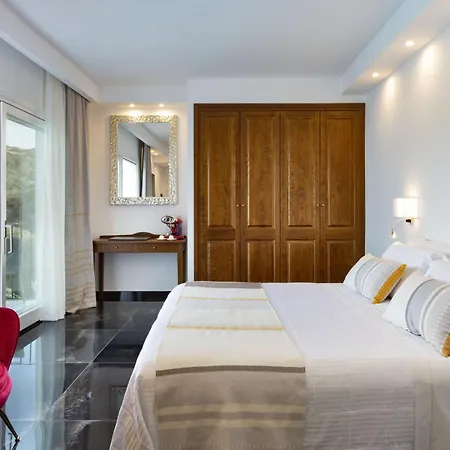 Hotel La Rocca & Baja Cerdeña