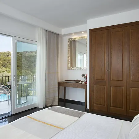 La Rocca & 5* Baja Sardinia